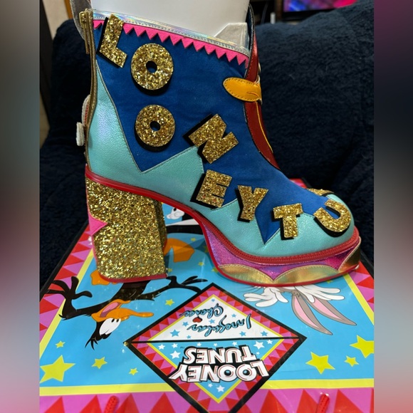 Brand New Irregular Choice Looney Tunes “That’s all Folks” platform boots 11.5 - Picture 6 of 12